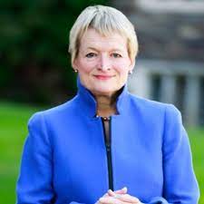 Pam Harper & Scott Harper speak with Prof. Rita McGrath aboutabout the art of detecting early signals of important change before major shifts in the business ecosystem happen.